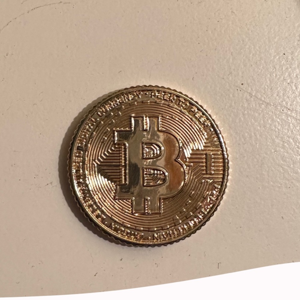 ULTRA RARE MINI BRAND series 4 GOLD BITCOIN (toy not actual money)